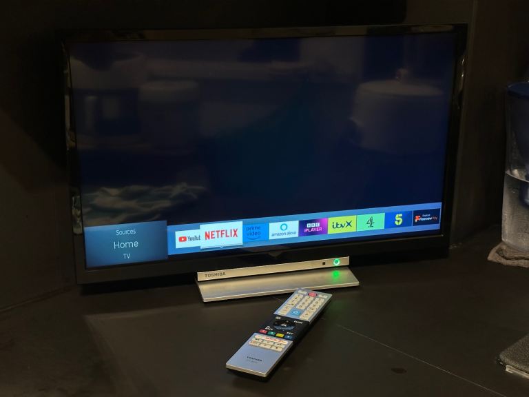 Toshiba 24 inch smart TV 