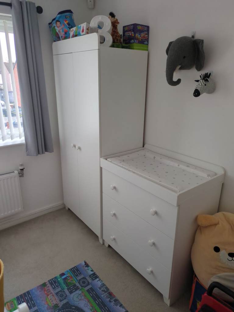 Waredrobe and chest of drawers with changing table