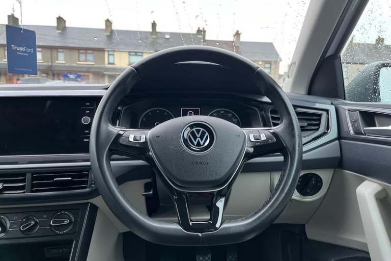 2021 Volkswagen Polo 1.0 EVO 80 Beats 5dr - APPLE CAR PLAY, FULLY SERVICED, LOW INSURANCE Manual ...