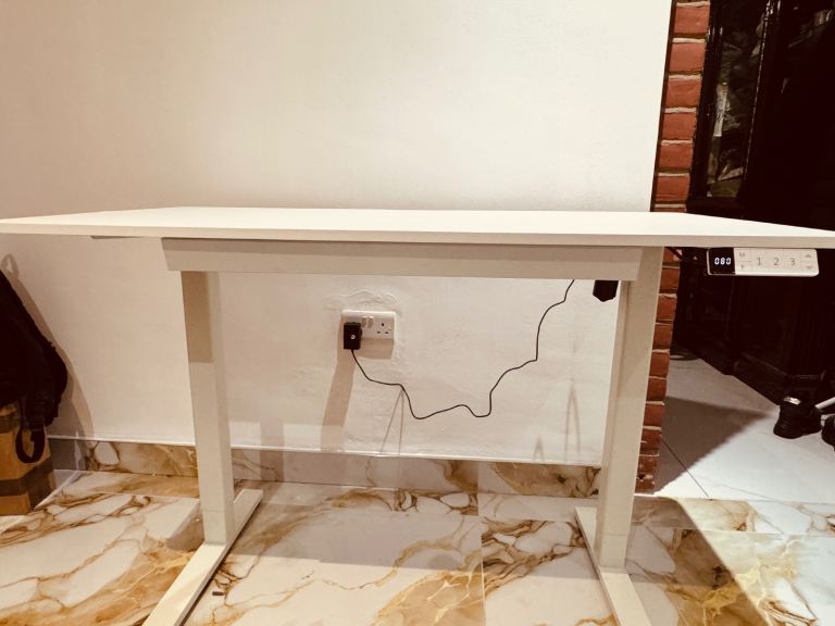  Electric Standing Desk – Height Adjustable – White – Minor Top Damage (Half Price)