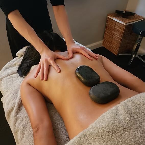 Rihana - Thai Hot Stone Massage Head to Toe