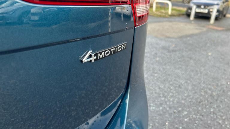 2022 Volkswagen Tiguan 2.0 TDI 200 4Motion R-Line 5dr DSG ESTATE DIESEL Automatic