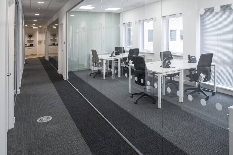 Bristol - BS32 4QW \ Secure an Office with 5 Workstations