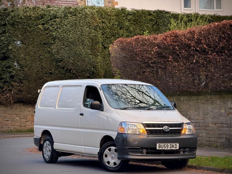 TOYOTA HIACE 2.5 D4-D SWB 280 [AC] + PART SHSTRY + TBELT DONE + 1FOWNER + VCLEAN