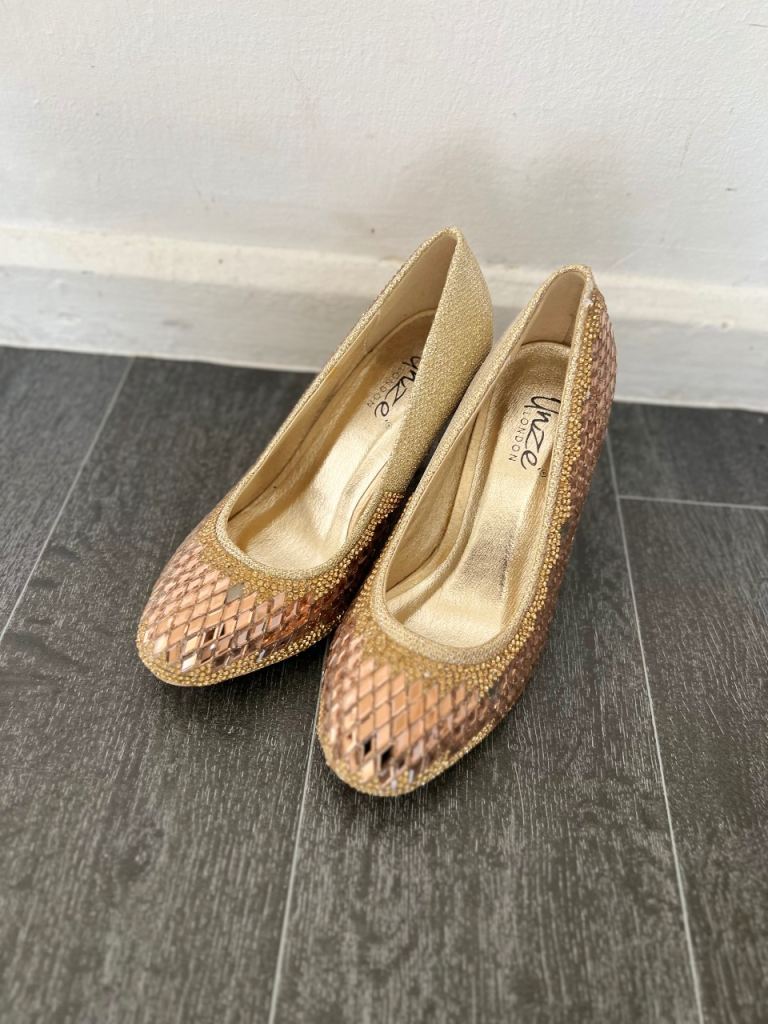 Woman’s High Heels Size (UK 3)