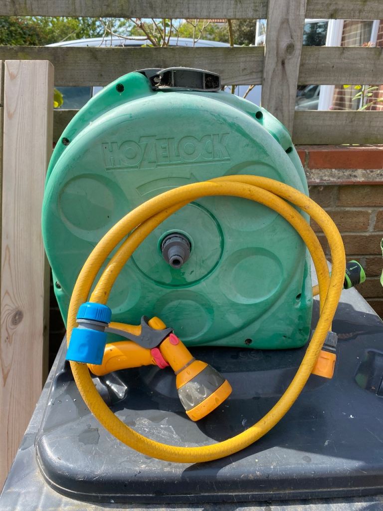 Hozelock Hose Reel with Hose and Spray Nozzle