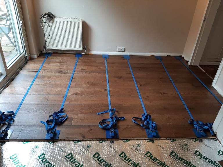 W00D---LAMINATE--CARPET.