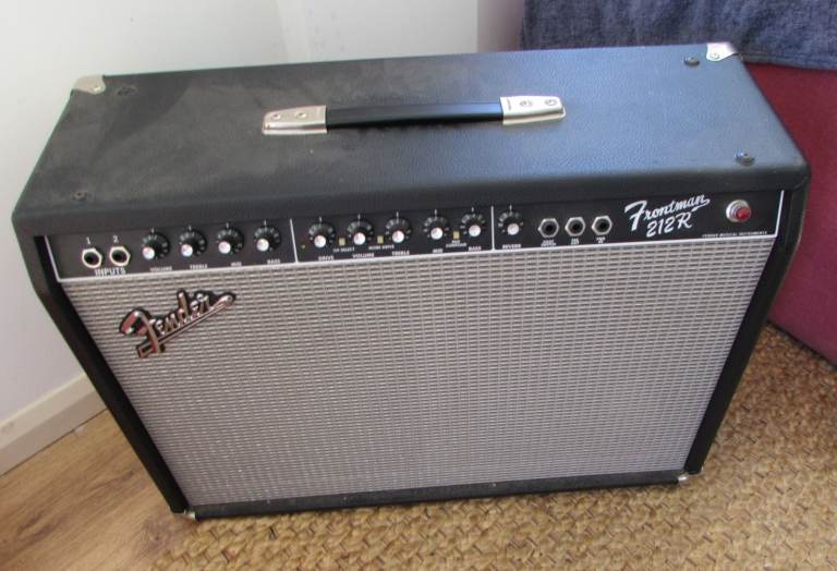 Fender Frontman 212R Guitar (or keyboard) amp, 2 x 12 inch speakers 
