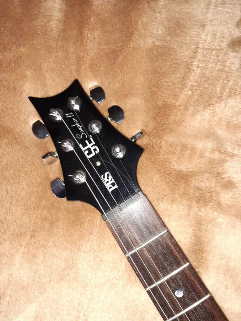 PRS SE "Soapbar 2" with P90 pickups. Black with PRS gig bag