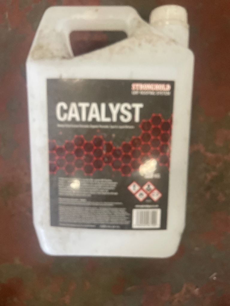Catalyst string hold chemical 