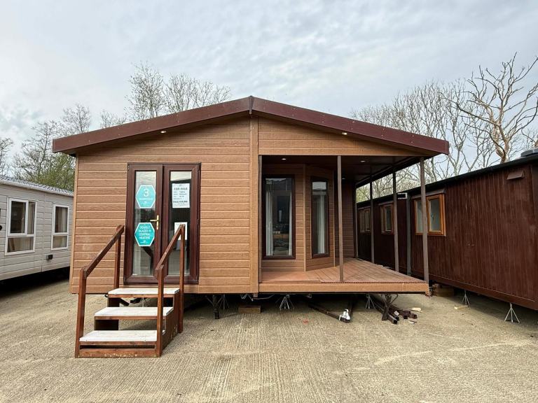 Tingdene 3 Bed Twin Lodge - DG, CH, New Carpet, Veranda - Offsite / Private Land