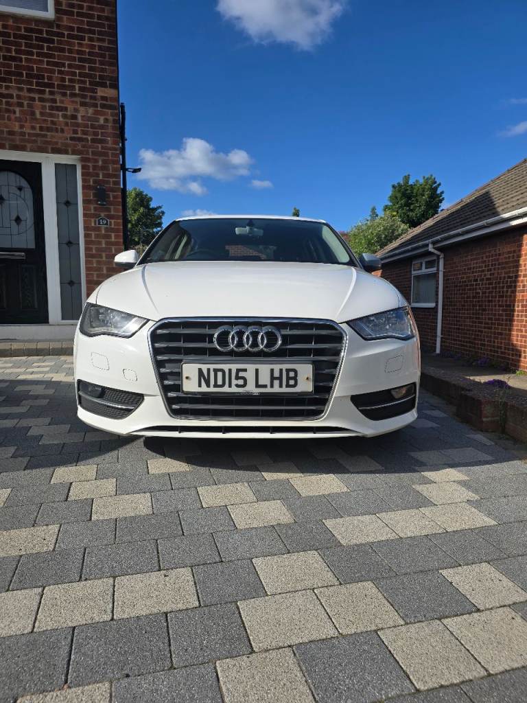 Audi, A3, Hatchback, 2015, Manual, 1598 (cc), 5 doors