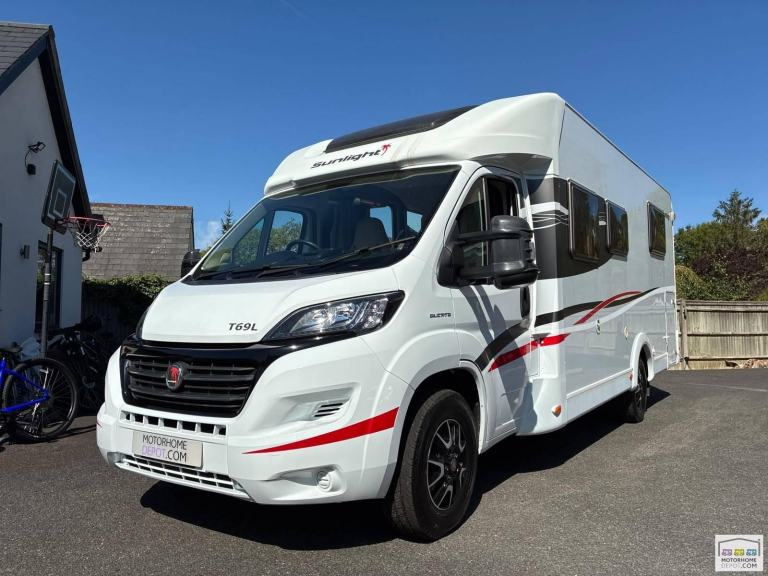 2017 SUNLIGHT T69L FSH ONLY 26,264 MILES NEW EURO 6 MOT BIKE RACK