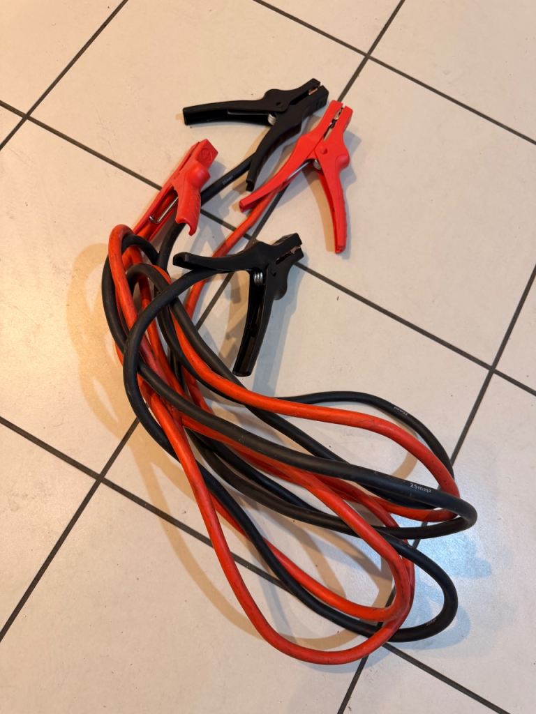 eavy Duty Car Jump Leads 2.5m – Good Condition