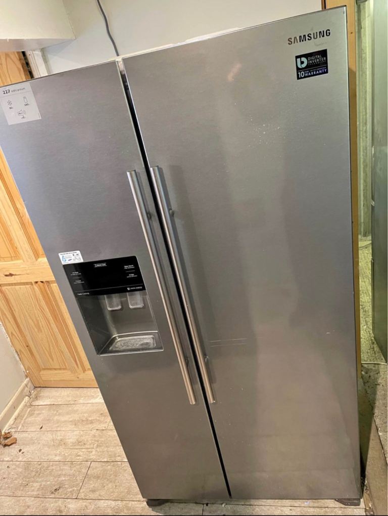 Samsung American style fridge freezer. In excellent working condition. 