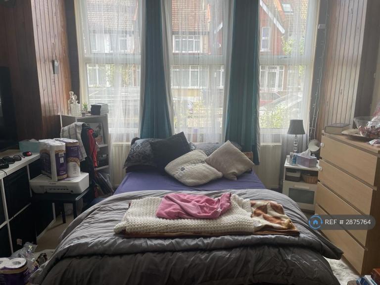 1 bedroom in Leander Rd, Thornton Heath, CR7 (#2875764)