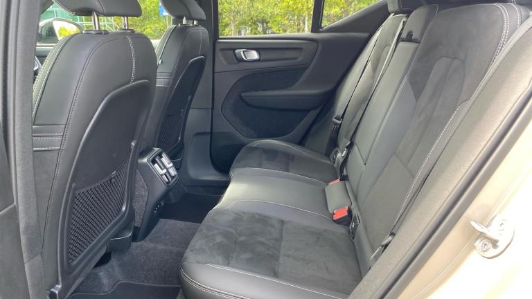 2025 Volvo XC40 2.0 B3P Plus Dark 5dr Auto Petrol Estate Estate Petrol Automatic