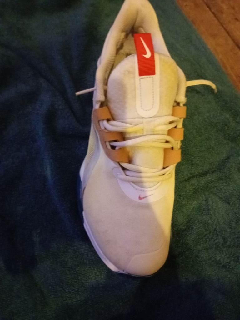 nike trainers cu4274-101 size 10 £40 have shown blw recently sold 