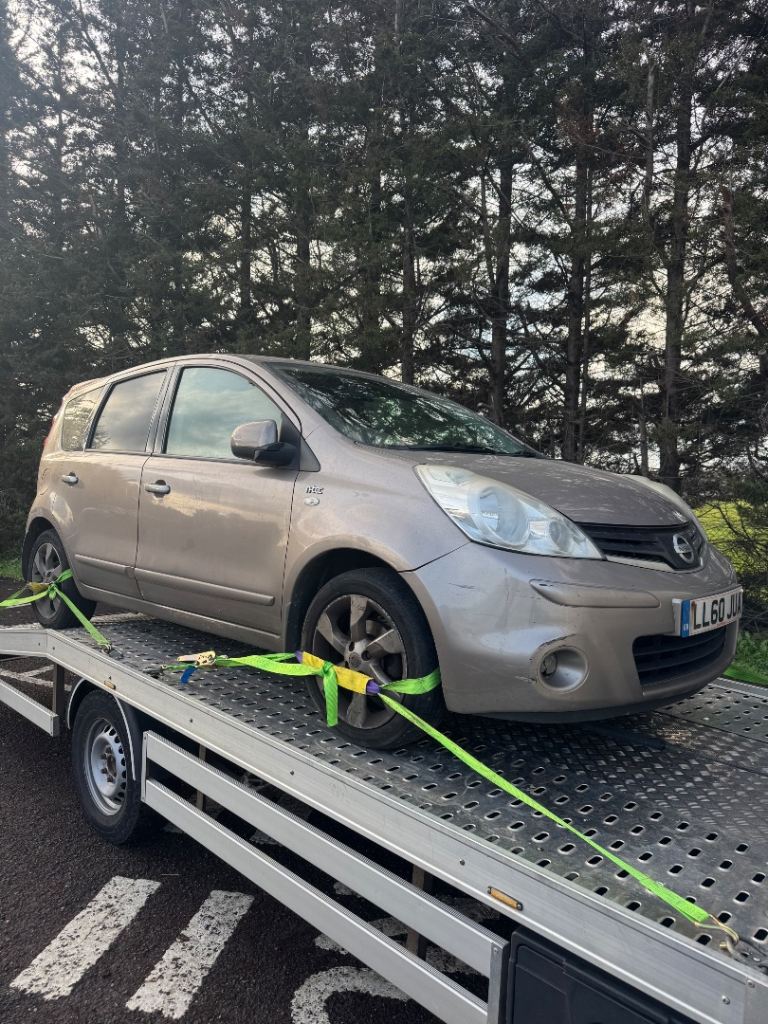 2010 Nissan note breaking all parts available