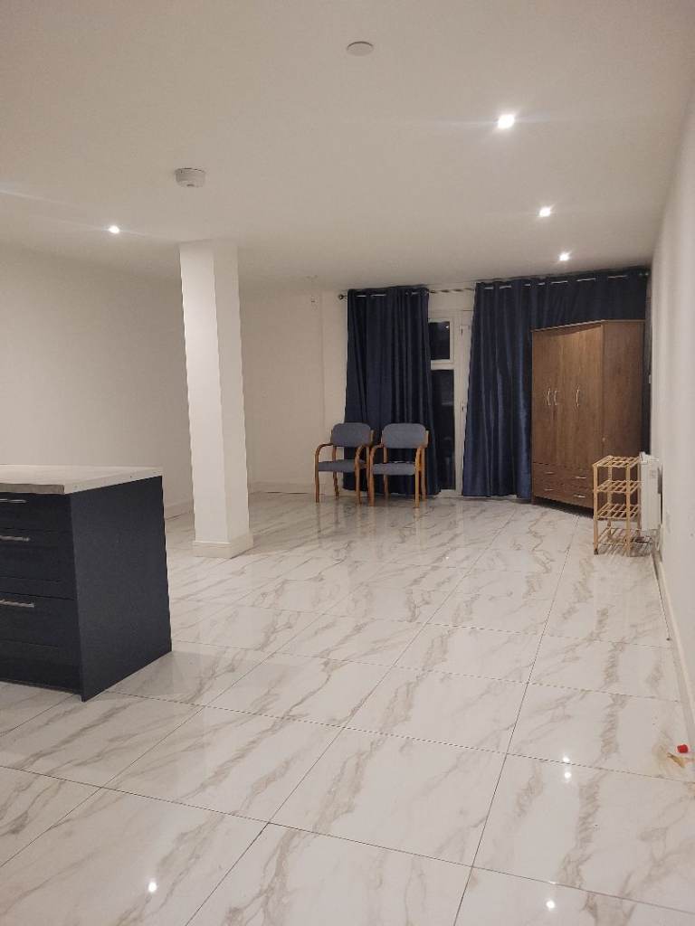 Studio flat 