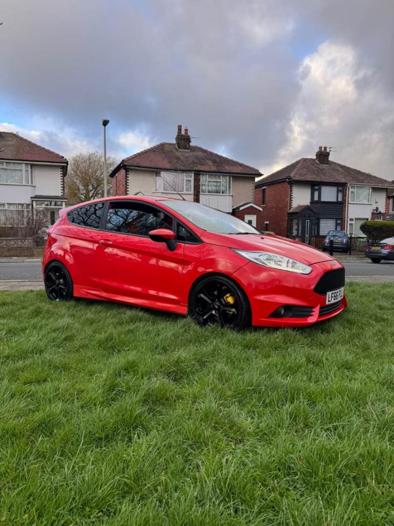 Ford, FIESTA, Hatchback, 2016, Manual, 1596 (cc), 3 doors