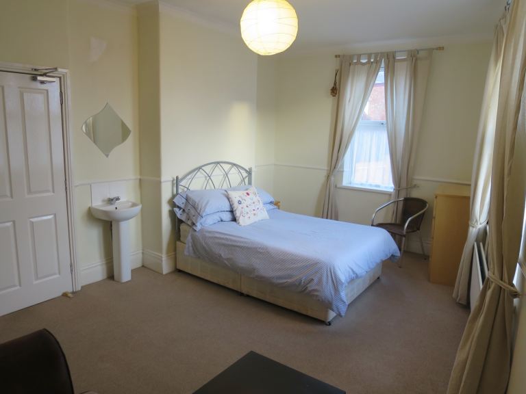 Huge Double in Immaculate Professional House - No Deposit