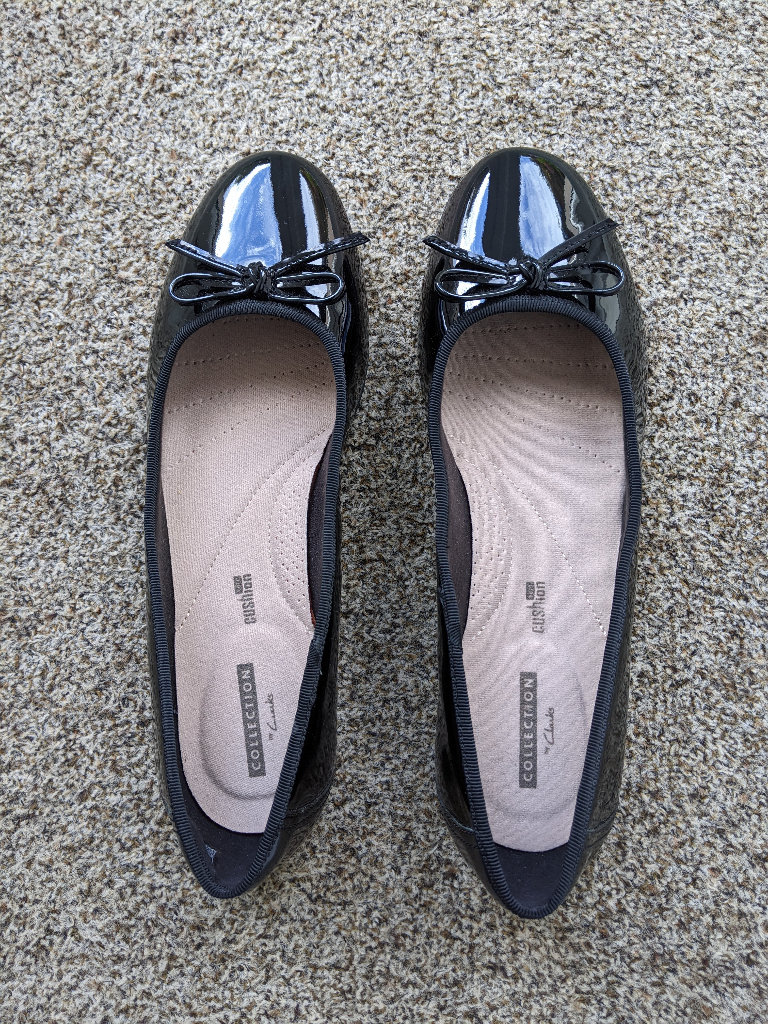 Ladies black patent pumps