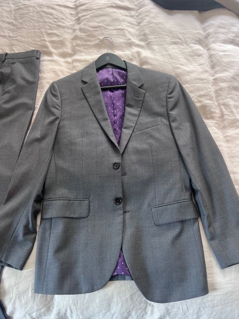 Mens Grey Suit with Purple Lining – Size 38R Jacket, 32R Trousers
