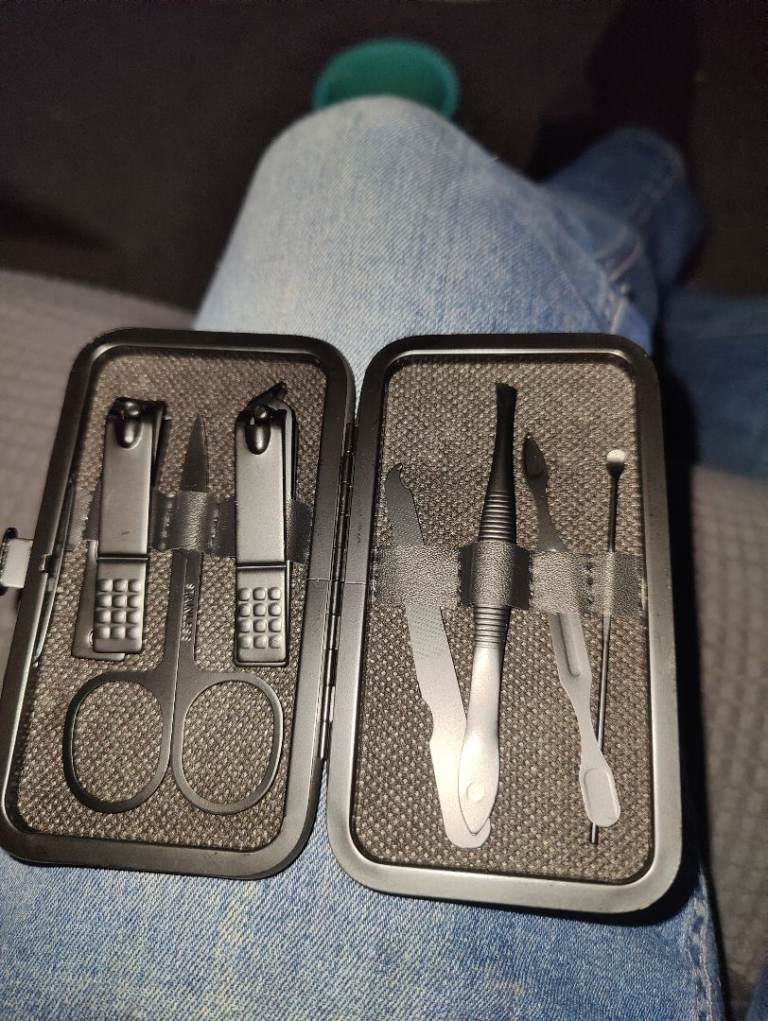 Brand New Never Used Unisex Nail Grooming Set