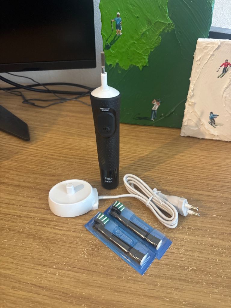 Oral-B Tooth brush