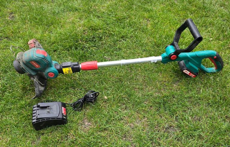 Hyecho, Cordless Grass strimmer with one battery and charger, 18v