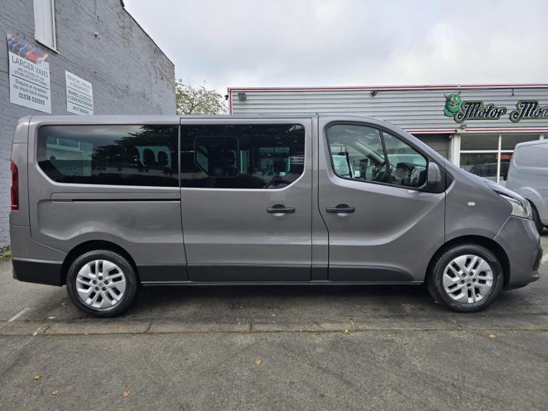 Renault Trafic LL29 ENERGY dCi 145 Sport Nav 9 Seat LWB Minibus DIESEL 2016/16