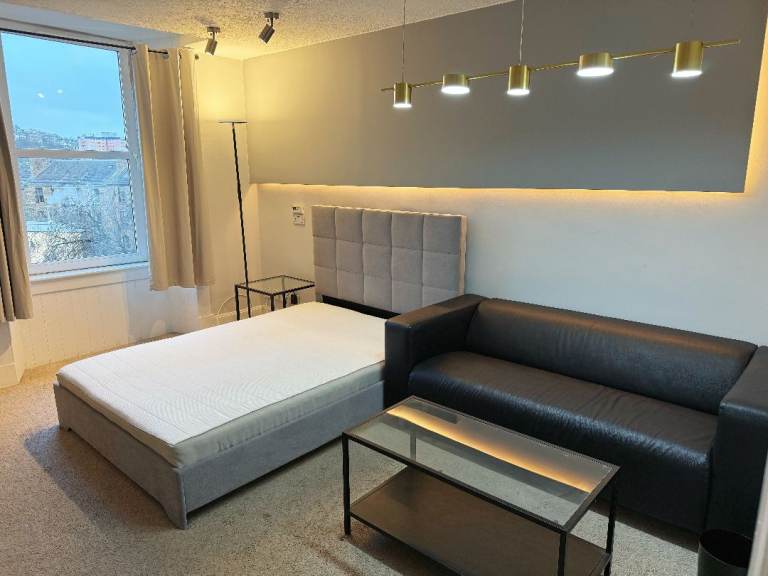 Quiet 2 Bed Flat - Blackness Road, Dundee DD2