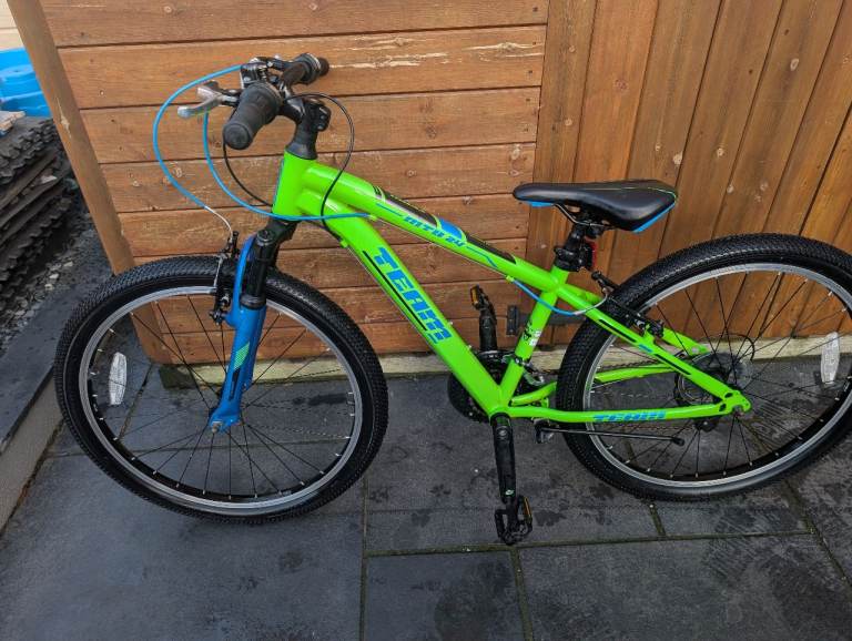 like new 24 Inch Team Mountain Bike 14 inch frame 18 gears