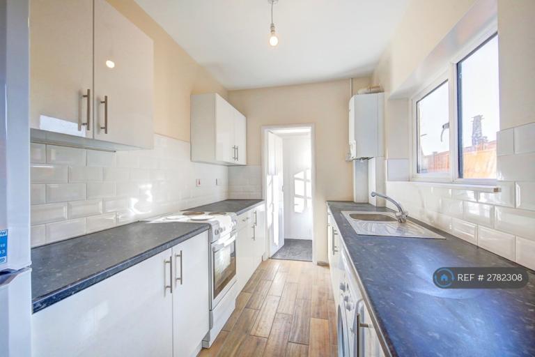 4 bedroom house in Villiers Road, Kingston Upon Thames, KT1 (4 bed) (#2782308)