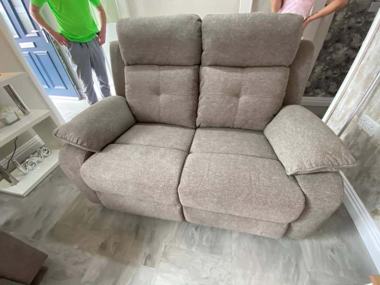 BRAND NEW 3+2 RECLINING SOFA SET 🌟£750