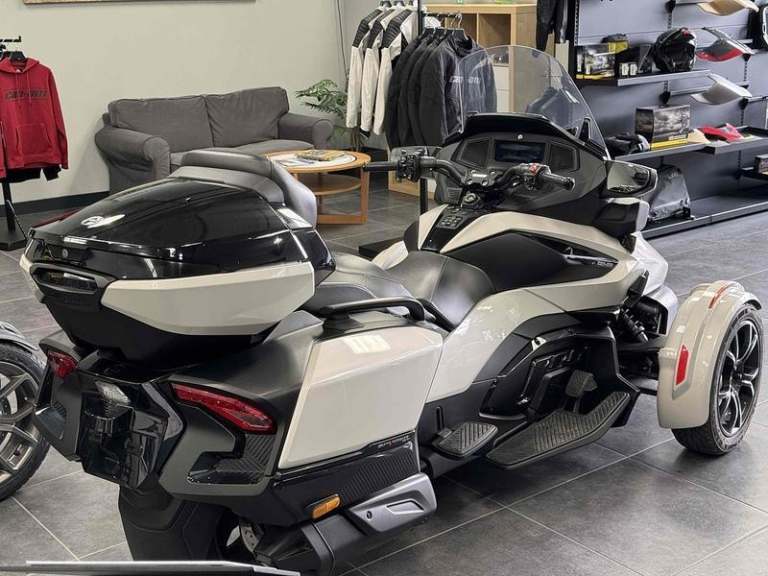Can-Am Spyder RT 1330