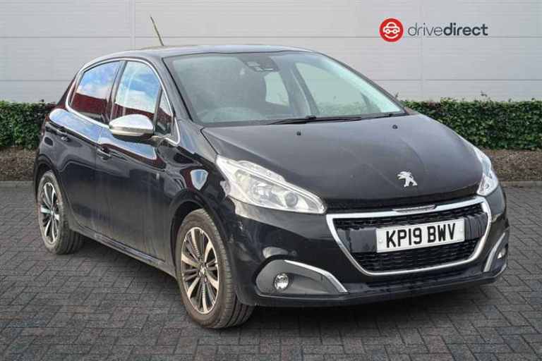  Peugeot 208 1.2 PureTech Tech Edition Hatchback 5dr Petrol Manual Euro 6 (s/s) (82 ps) Hatchback...
