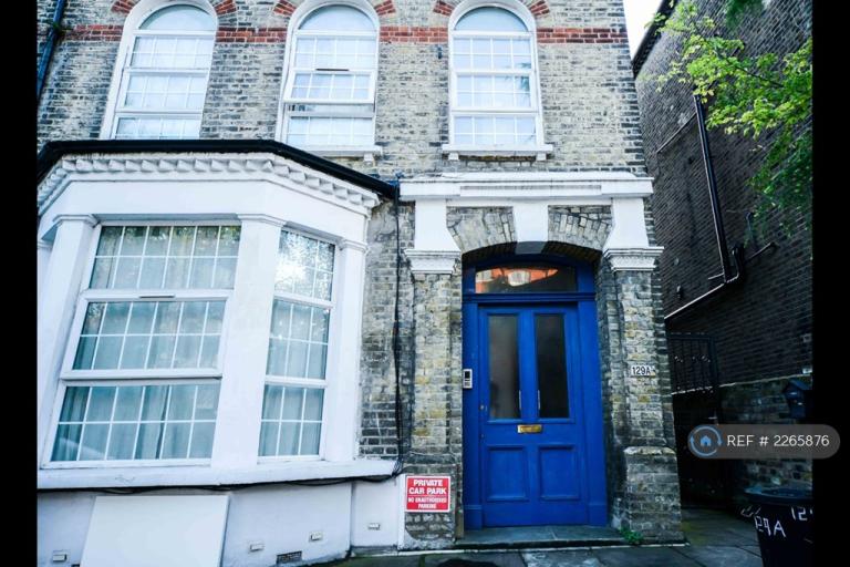 2 bedroom flat in Brecknock Road, London, N19 (2 bed) (#2265876)