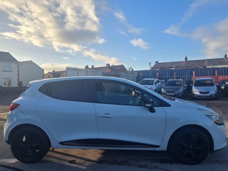 2013 Renault Clio 0.9 TCe Dynamique MediaNav Euro 5 (s/s) 5dr HATCHBACK Petrol Manual