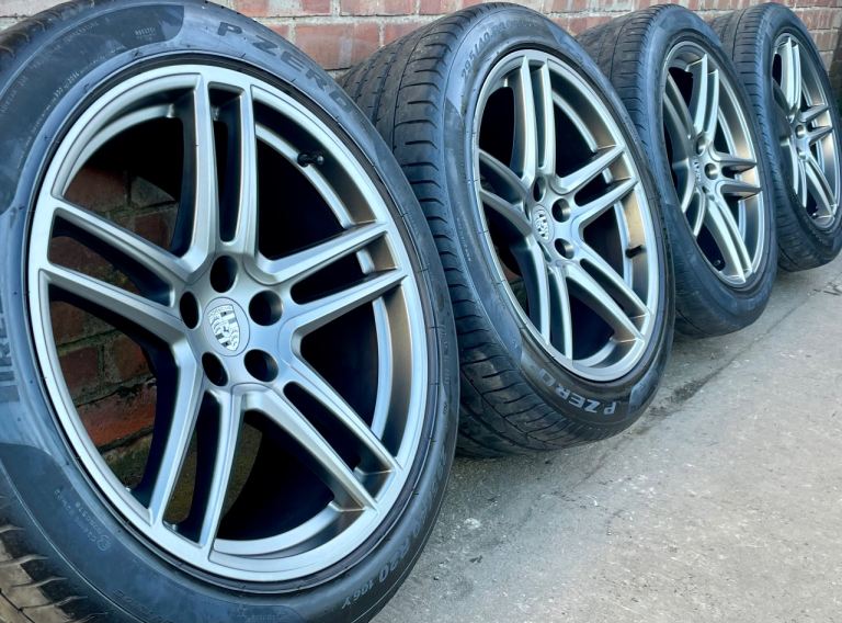 Genuine Porsche Macan Turbo S 20” Grey Alloy Wheels Tyres 95B Set Staggered