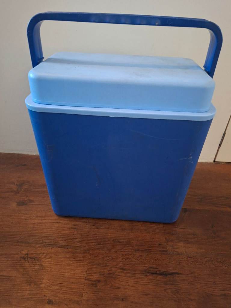 Cool box, good condition 
