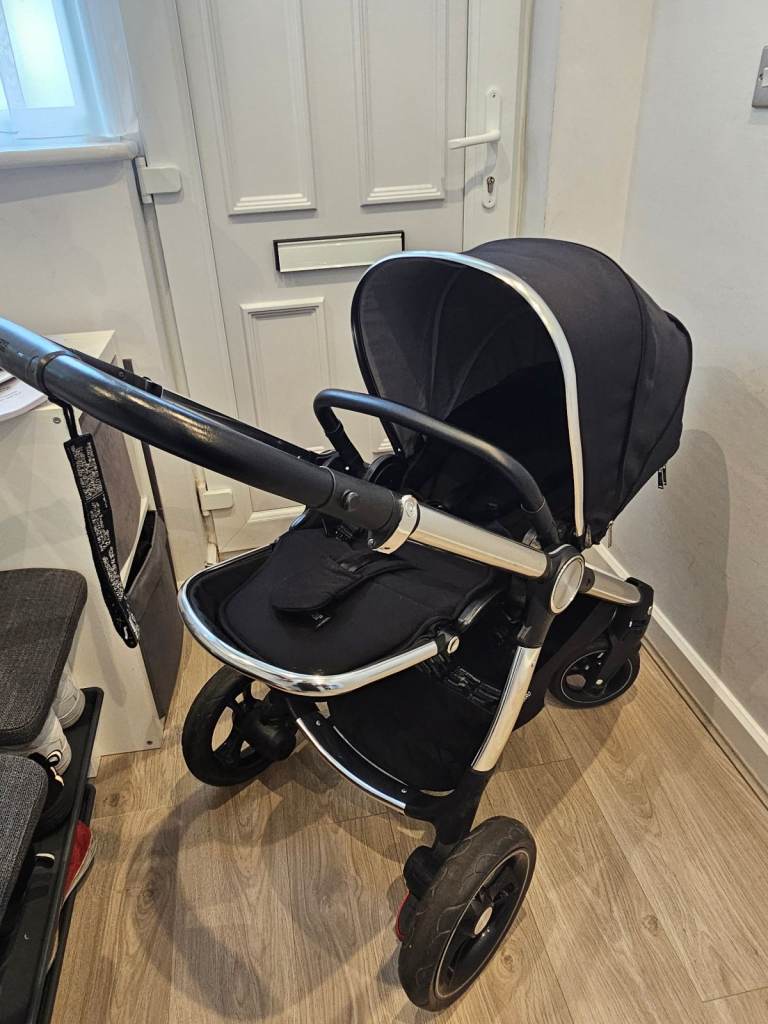 Excellent condition ***Mamas and Papas Ocarro travel system 5 piece bundle*** 