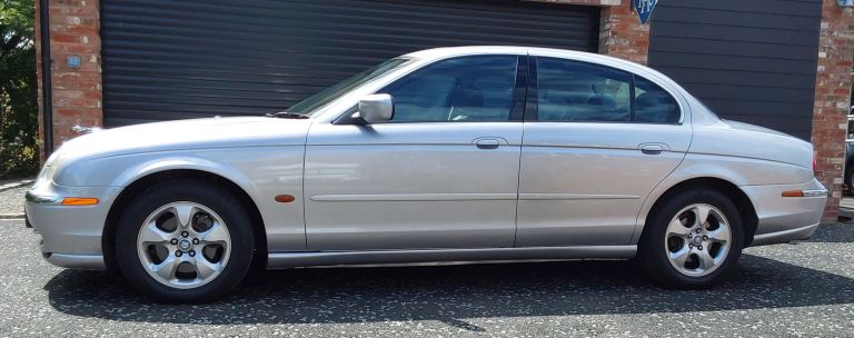 STUNNING SILVER JAGUAR S-TYPE V6 SE AUTO SALOON 2000 ONLY 50K MOT TILL 2.27 VIEW TO APPRICIATE 