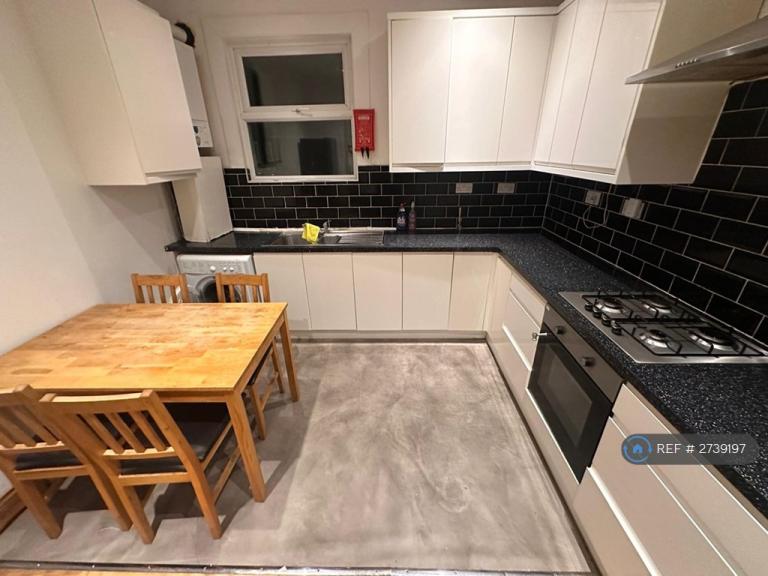 1 bedroom in Plough Road, London, SW11 (#2739197)