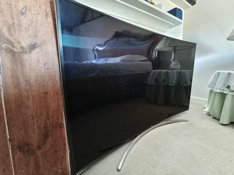 SAMSUNG Led Curved Smart TV, Parts only . Not working