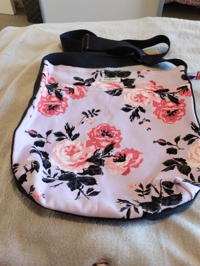 image for Cath Kidston Messenger Bag Purple with roses in Excellent Condition 