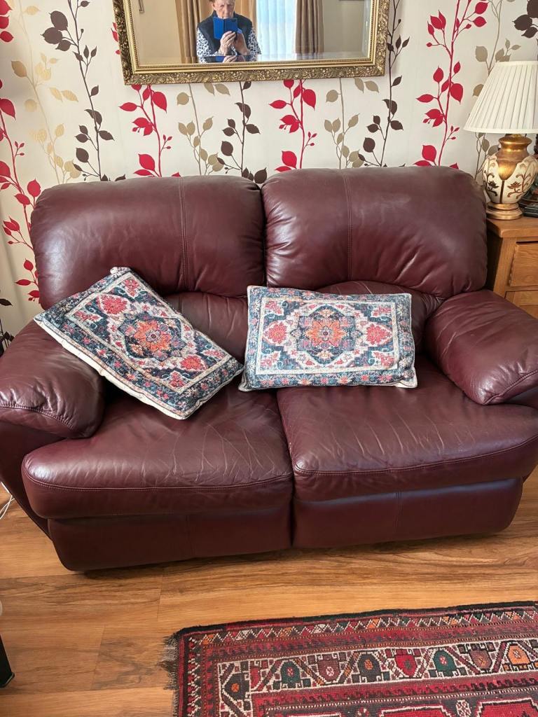 Comfortable 2-Seater Leather Sofa in Good Condition