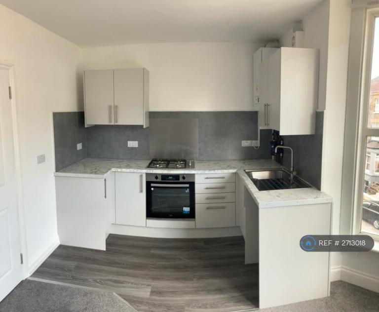 1 bedroom flat in Templar Street, Dover, CT17 (1 bed) (#2713018)