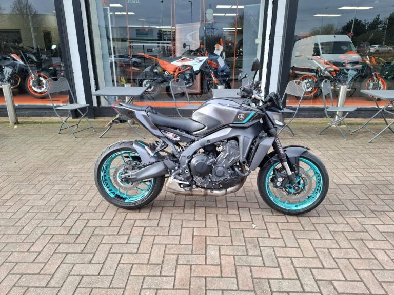 Yamaha MT-09 2024 only 5227 miles, quickshifter, hugger, screen, crash bungs etc